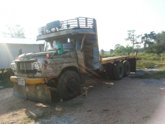 รถบรรทุก ISUZU หน้ายาว และ แมคโคร PC100 2 คันราคา 730,000 บ.