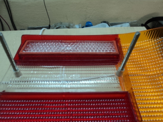 ไฟท้าย 2002เหลี่ยม(ไฟรอโอนครับ) โลโก้2002 ไฟท้าย 2002เหลี่ยม(ไฟรอโอนครับ) โลโก้2002