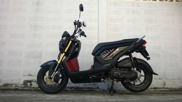 Zoomer ตัว TOP วิ่ง 6000 ของครบ ประกันเพียบ ขายถูกๆ ต่อรองได้จ้า Zoomer ตัว TOP วิ่ง 6000 ของครบ ประกันเพียบ ขายถูกๆ ต่อรองได้จ้า