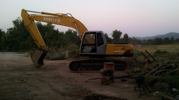 kobelco 200 sk07 mark 2  YN 6085  ( ไม่มีเล่ม ) เจ้าของขายเอง  ต่อรองได้ 080-1253450