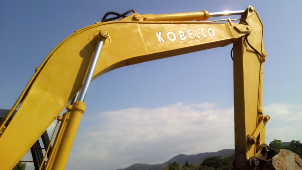 kobelco 200 sk07 mark 2  YN 6085  ( ไม่มีเล่ม ) เจ้าของขายเอง  ต่อรองได้ 080-1253450