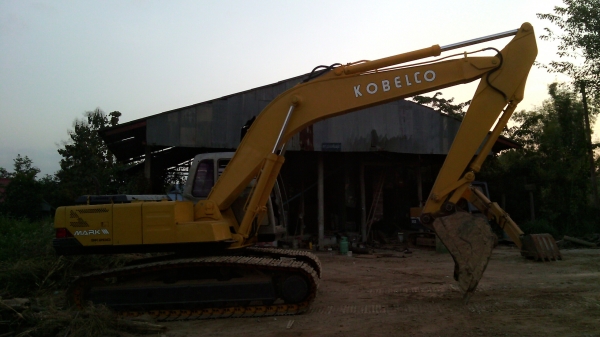 kobelco 200 sk07 mark 2  YN 6085  ( ไม่มีเล่ม ) เจ้าของขายเอง  ต่อรองได้ 080-1253450
