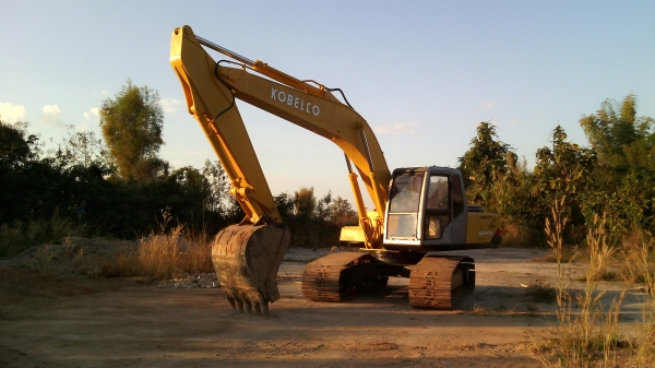 kobelco 200 sk07 mark 2  YN 6085  ( ไม่มีเล่ม ) เจ้าของขายเอง  ต่อรองได้ 080-1253450