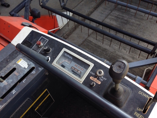 รถเกี่ยว KUBOTA DC60 รถสาธิตสยาม ชั่วโมงน้อยสุดๆ