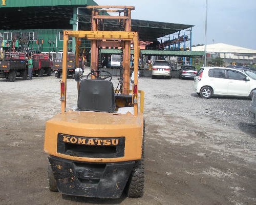 KOMATSU FD30-10
