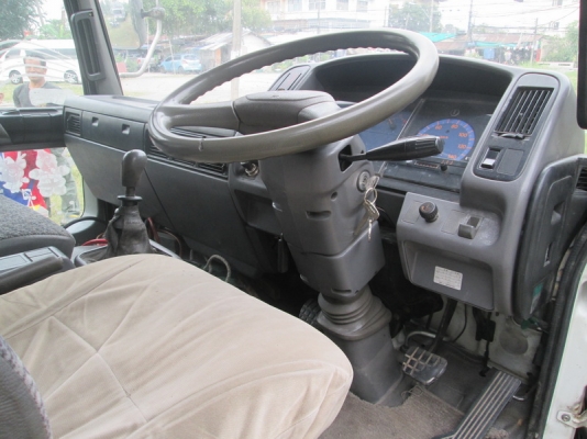 ขาย Hino 6ล้อ KM540 117แรง  ยาว5.50ม.รถห้าง ปี90.