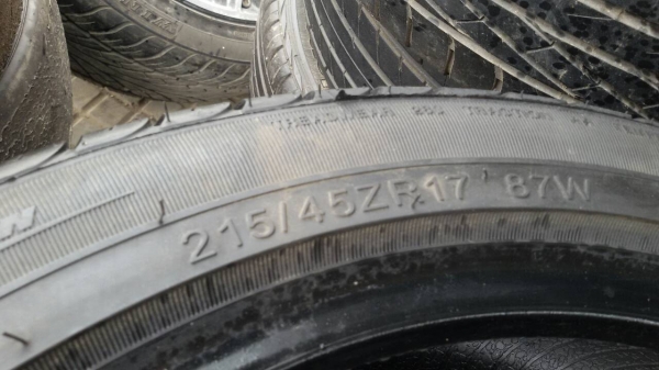 ยาง 215 45 17 ปี 14 คู่ล่ะ 2,700