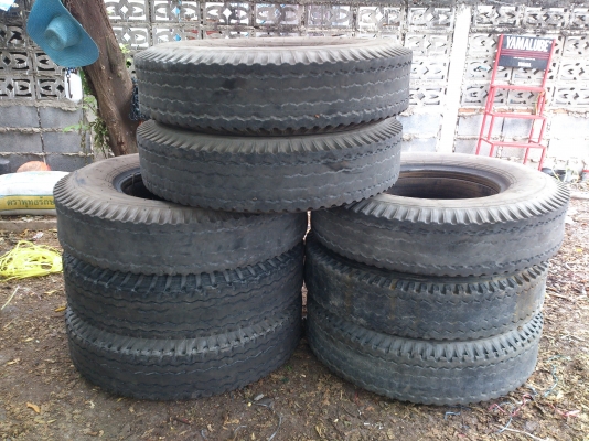 ขายยางบริสโตน 1000-20 พร้อมยางในยางรอง ปี14 จำนวน 8 เส้น/ละ1300