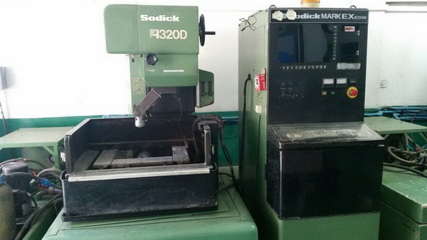 ขายเครื่อง WIRE CUT SODICK MODEL A500 MARK 21 ขนาดใหญ่ ตัดงานได้ 500x450 มม. แบบตัดใต้น้ำ ใช้งานได้ดีปกติ คุมค่างานละเอียดได้ดี 0.005-0.010 มม. ได้สบาย ขายไม่แพงครับ พร้อมใช้งาน