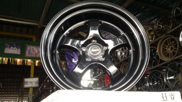 ล้อใหม่ขอบ 18 หน้า 9.5 หลัง 10.5 ชุดล่ะ 13,500