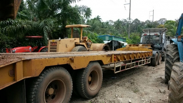 ขายรถหัวลากหางโลเบท HINO หัว FL1J คัสซี HH341-11180 ใส่เครื่อง 320 แรงม้า หางโลเบทพนัส 2 เพลา ราคา 950000