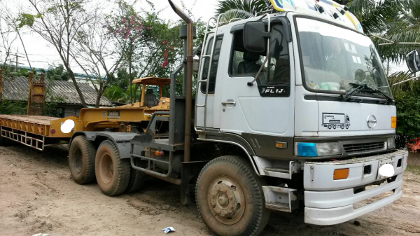 ขายรถหัวลากหางโลเบท HINO หัว FL1J คัสซี HH341-11180 ใส่เครื่อง 320 แรงม้า หางโลเบทพนัส 2 เพลา ราคา 950000
