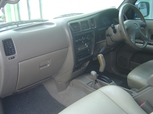 toyota hilux sport cruiser 4x4 d4d 3.0 G เกียร์ออโต้ สีเดิมจากห้างทั้งคัน toyota hilux sport cruiser 4x4 d4d 3.0 G เกียร์ออโต้ สีเดิมจากห้างทั้งคัน