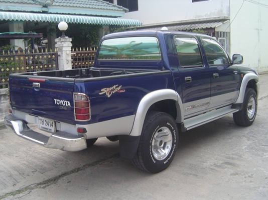 toyota hilux sport cruiser 4x4 d4d 3.0 G เกียร์ออโต้ สีเดิมจากห้างทั้งคัน toyota hilux sport cruiser 4x4 d4d 3.0 G เกียร์ออโต้ สีเดิมจากห้างทั้งคัน