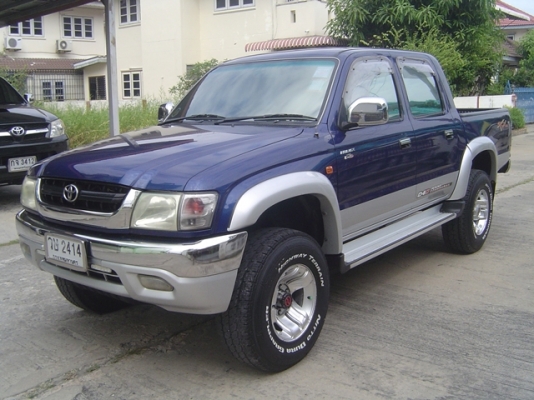 toyota hilux sport cruiser 4x4 d4d 3.0 G เกียร์ออโต้ สีเดิมจากห้างทั้งคัน