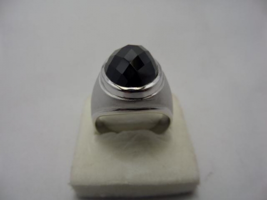 แหวนเงินแท้พลอยนิลแท้