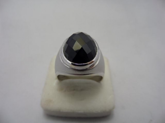 แหวนเงินแท้พลอยนิลแท้