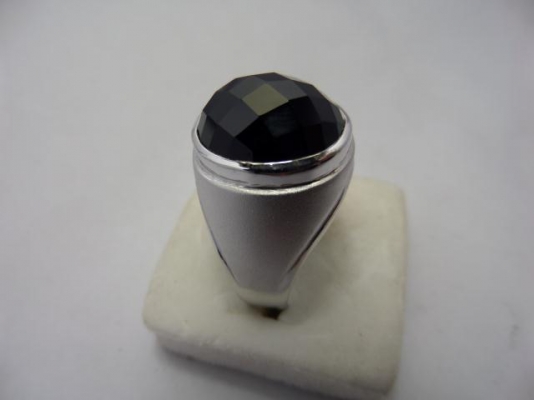 แหวนเงินแท้พลอยนิลแท้