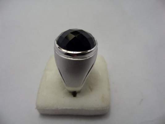 แหวนเงินแท้พลอยนิลแท้