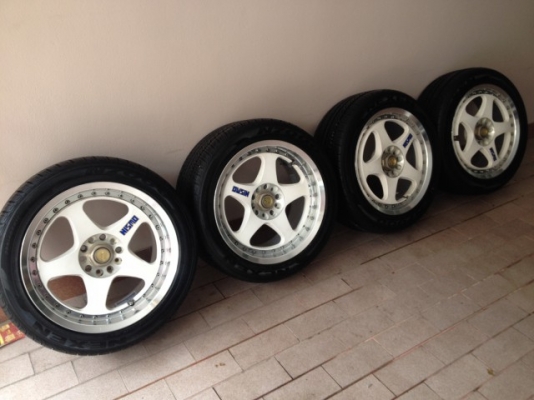 ล้อเเท้ NISMO GT2 ขอบ17หน้า8หลัง9อ๊อฟ35กับ38สีเดิมญีปุ่นติดยางสวยๆปี13ดอกเต็มๆใช้ยาวๆ