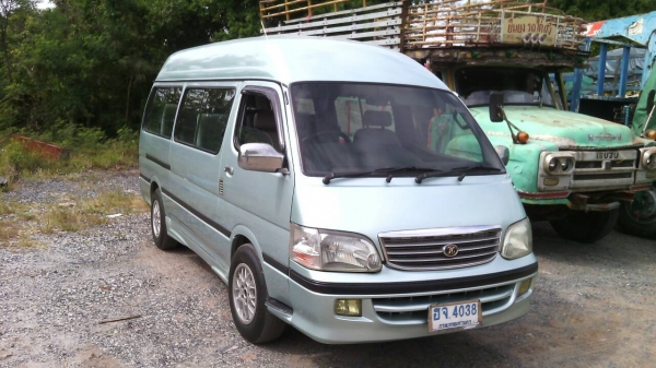 ขายรถตู้หลังคาสูง เครือง3.0 ดีเซล ปี03 ขายถูก