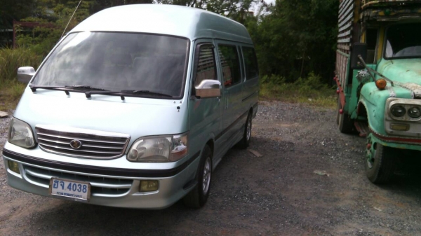 ขายรถตู้หลังคาสูง เครือง3.0 ดีเซล ปี03 ขายถูก