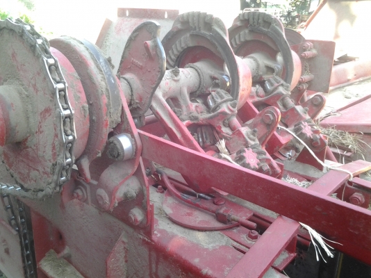 ขายตามสภาพเครื่องอัดฟางนิ้วฮอลแลนใช้งานได้เลยไม่ต้องซ่อม