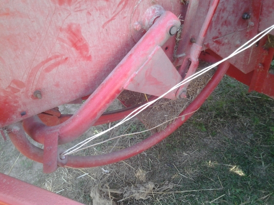 ขายตามสภาพเครื่องอัดฟางนิ้วฮอลแลนใช้งานได้เลยไม่ต้องซ่อม