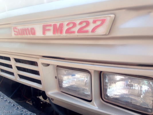 HINO SUMO FM227 - 220 HP EM100 สิบล้อดั๊มพ์ 2 เพลา กระบะดั๊มพ์มิเนียม 12 ตันสภาพสวย เครื่องแน่นแรงดีสุดๆครับ ภายในเก๋งคอนโซลสวยครบ พวงมาลัยเพาเวอร์ ระบบเบรคทริ๊ปฟี้ ช่วงล่างคัชซีสวยไม่มีบวม ยางสภาพดี 70\% พร้อมบรรทุกพร้อมใช้งาน เอกสารทะเบียนภาษีครบพร้อมโอน