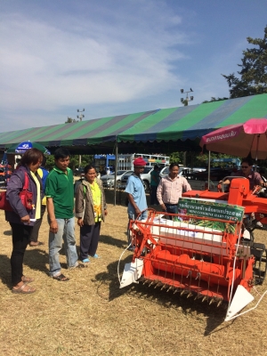 รถเกี่ยวนวดข้าวคูโบต้า รุ่นใหม่ 089-5512032