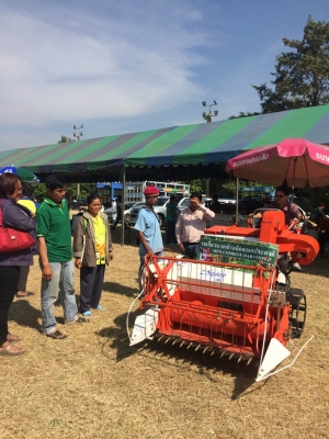 รถเกี่ยวนวดข้าวคูโบต้า รุ่นใหม่ 089-5512032