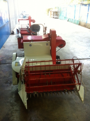 รถเกี่ยวนวดข้าวคูโบต้า รุ่นใหม่ 089-5512032