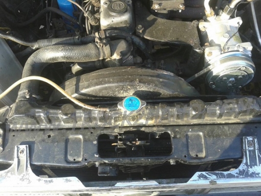 รถปิคอัพ 4 ล้อ กระบะดัมพ์  ยี่ห้อ NISSAN