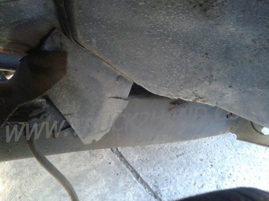 รถปิคอัพ 4 ล้อ กระบะดัมพ์  ยี่ห้อ NISSAN