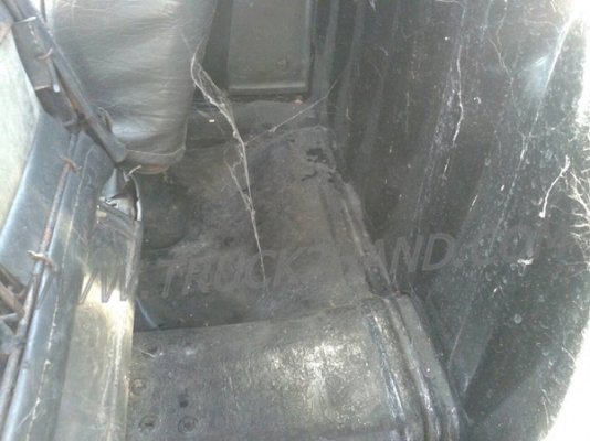 รถปิคอัพ 4 ล้อ กระบะดัมพ์  ยี่ห้อ NISSAN