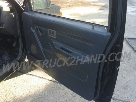 รถปิคอัพ 4 ล้อ กระบะดัมพ์  ยี่ห้อ NISSAN