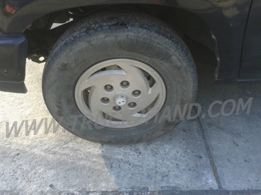 รถปิคอัพ 4 ล้อ กระบะดัมพ์  ยี่ห้อ NISSAN