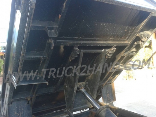 รถปิคอัพ 4 ล้อ กระบะดัมพ์  ยี่ห้อ NISSAN