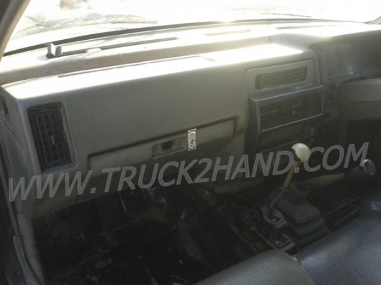 รถปิคอัพ 4 ล้อ กระบะดัมพ์  ยี่ห้อ NISSAN