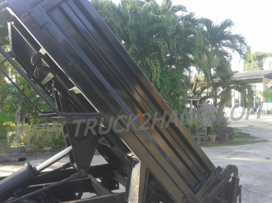 รถปิคอัพ 4 ล้อ กระบะดัมพ์  ยี่ห้อ NISSAN