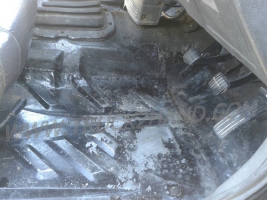 รถปิคอัพ 4 ล้อ กระบะดัมพ์  ยี่ห้อ NISSAN