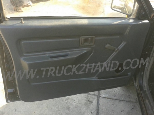 รถปิคอัพ 4 ล้อ กระบะดัมพ์  ยี่ห้อ NISSAN