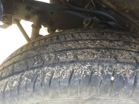 รถปิคอัพ 4 ล้อ กระบะดัมพ์  ยี่ห้อ NISSAN