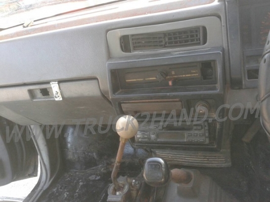 รถปิคอัพ 4 ล้อ กระบะดัมพ์  ยี่ห้อ NISSAN