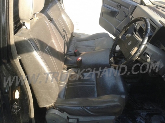 รถปิคอัพ 4 ล้อ กระบะดัมพ์  ยี่ห้อ NISSAN