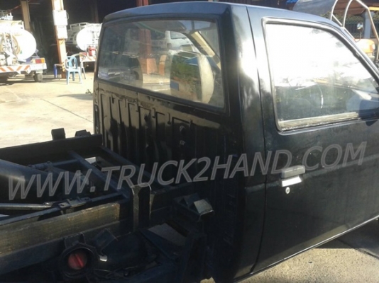 รถปิคอัพ 4 ล้อ กระบะดัมพ์  ยี่ห้อ NISSAN