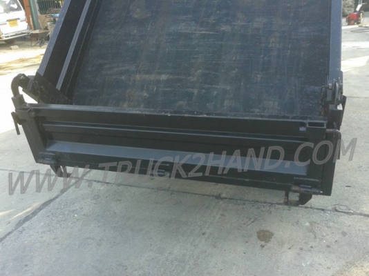 รถปิคอัพ 4 ล้อ กระบะดัมพ์  ยี่ห้อ NISSAN