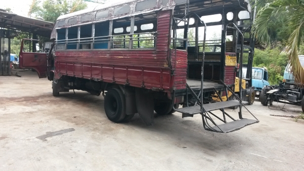 ขายรถอีซูซุKS เครื่อง100แรง ไม่ตรงเล่มทะเบียนขาด30 ก.ย 57 เอกสารพร้อม บัตรประชาชนขาดแซสซีสวยมากๆครับ กระบะยาว5เมตร คานหน้าหลังแจ่ม ขายถูก 130000 บาท พร้อมใช้งาน