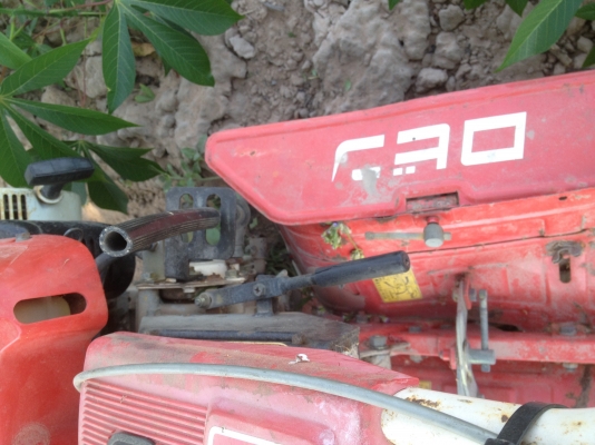 ขายรถพรวนดินเครื่องแน่น โรบิน Rc 15 มี 2 เกียร์เดินหน้า 2 เกียร์ถอยหลัง ขายรถพรวนดินเครื่องแน่น โรบิน Rc 15 มี 2 เกียร์เดินหน้า 2 เกียร์ถอยหลัง