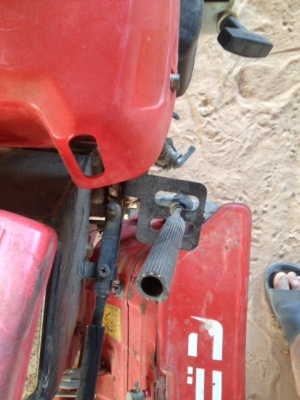 ขายรถพรวนดินเครื่องแน่น โรบิน Rc 15 มี 2 เกียร์เดินหน้า 2 เกียร์ถอยหลัง ขายรถพรวนดินเครื่องแน่น โรบิน Rc 15 มี 2 เกียร์เดินหน้า 2 เกียร์ถอยหลัง